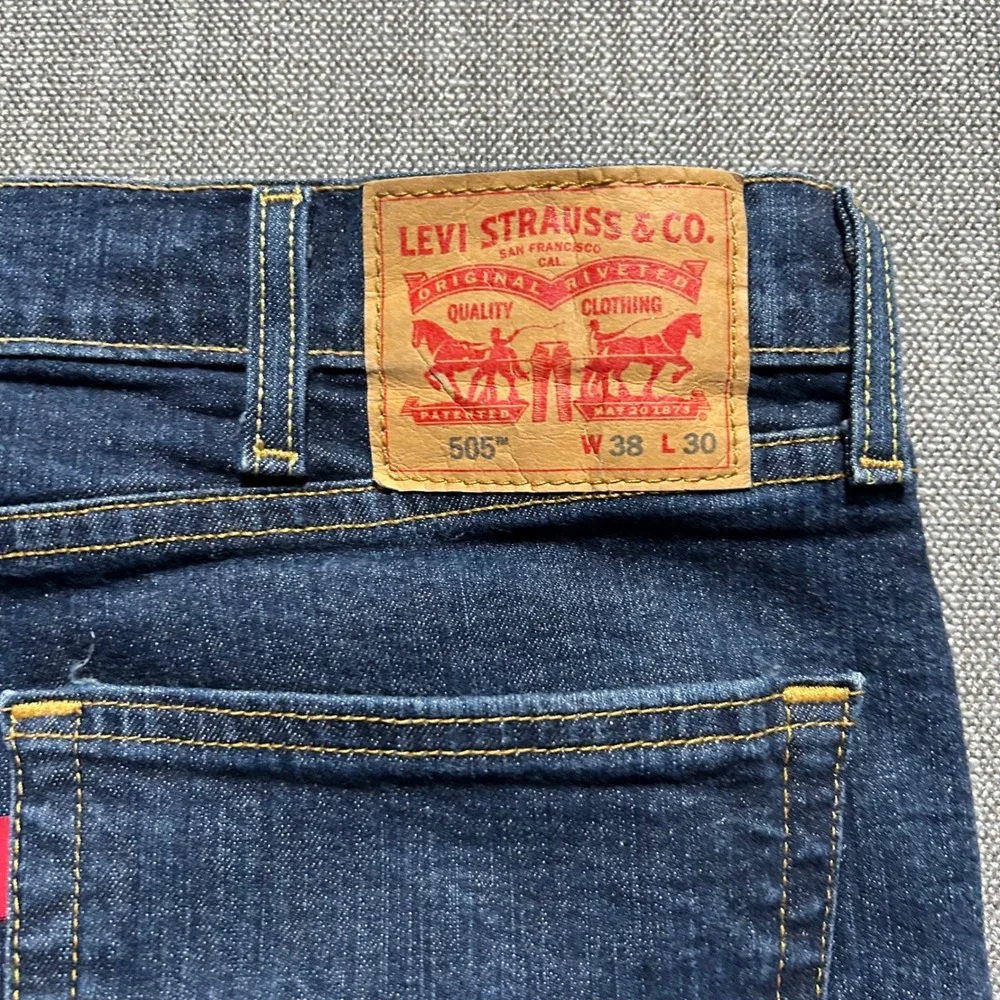 Levis 505 Regular Fit Dark Wash Indigo Jeans Mens 38x30 Straight Leg Stretch